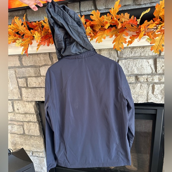 TUMI Tech JACKET Mens NAVY STOW Hood/Jacket Zip-up Windbreaker Water Resistant M - Picture 4 of 16